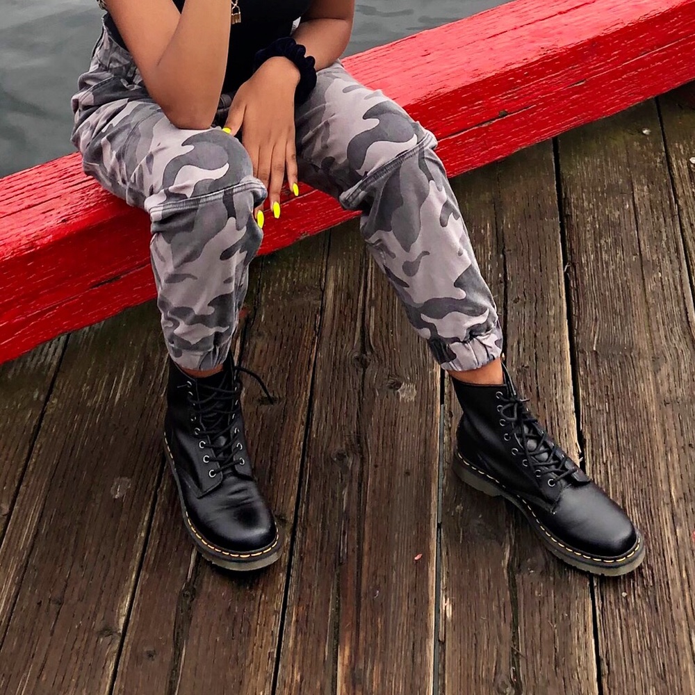 hollister camouflage joggers